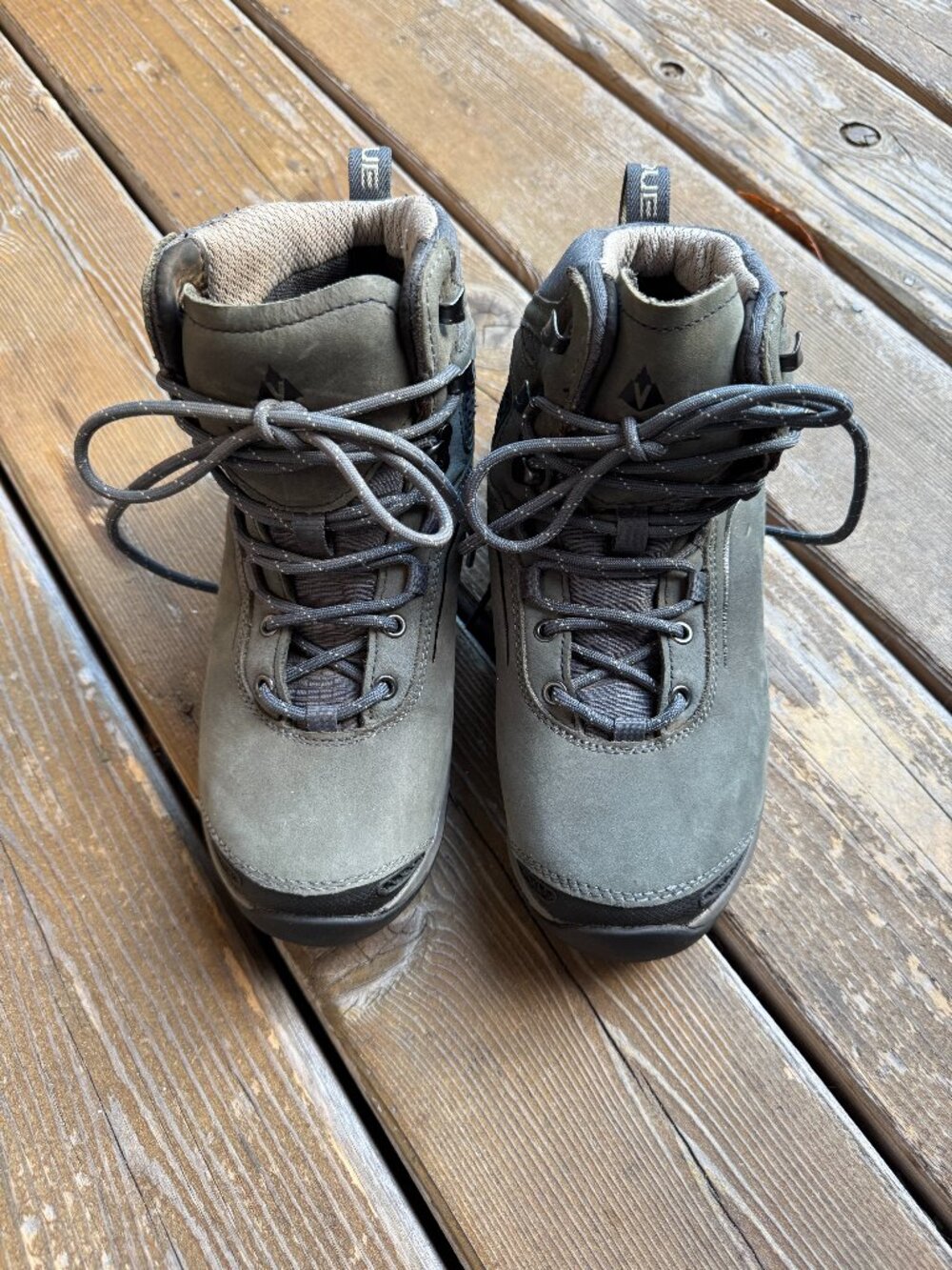 Vasque Gray Canyonlands Ultra Dry Lace Up Hiking Boot in Women's 7M